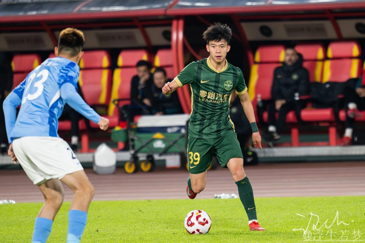 王钰栋梅开二度陶强龙闪耀 浙江4-2击败长春亚泰