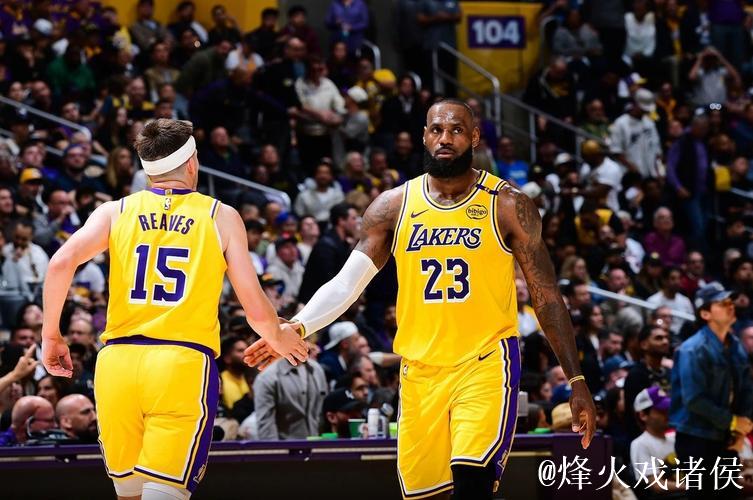 詹姆斯仅得10分,浓眉12+11,湖人负森林狼近7场输5场 詹姆斯仅得10分,浓眉12+11,湖人负森林狼近7场输5场